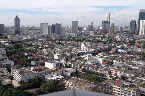 Condominio de 3 dormitorios en Khlong San, Bangkok, Tailandia № 76704 - foto 12
