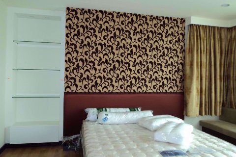 Condominio de 3 dormitorios en Khlong San, Bangkok, Tailandia № 76704 - foto 5