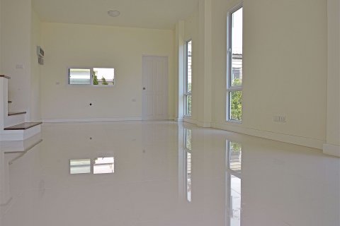 Condo à Suan Luang, Bangkok, Thaïlande, 3 chambres  № 76707