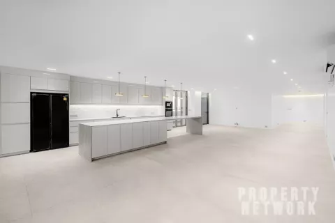 Condominio de 5 dormitorios en Watthana, Bangkok, Tailandia № 123849 - foto 28