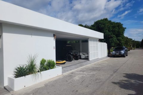 Chalet de 3 dormitorios en Hua Hin, Tailandia № 123830 - foto 17
