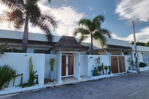 Chalet de 3 dormitorios en Hua Hin, Tailandia № 123830 - foto 6