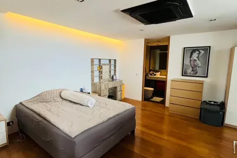 Condominio de 3 dormitorios en Watthana, Bangkok, Tailandia № 123848 - foto 28