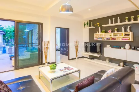 Casa de 3 dormitorios en Rawai, Tailandia № 130998 - foto 4