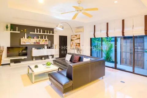Casa de 3 dormitorios en Rawai, Tailandia № 130998 - foto 3