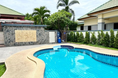 Casa de 3 dormitorios en Pattaya, Tailandia № 101420