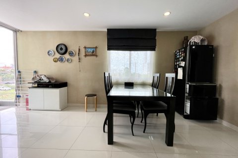 Apartamento de 2 dormitorios en Pattaya, Tailandia № 101418 - foto 27