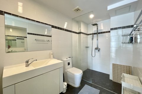Apartamento de 2 dormitorios en Pattaya, Tailandia № 101418 - foto 17
