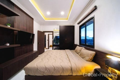 Casa de 3 dormitorios en Pattaya, Tailandia № 124181 - foto 18