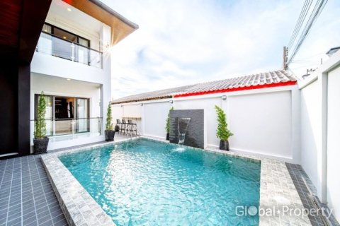 Casa de 3 dormitorios en Pattaya, Tailandia № 124181 - foto 7