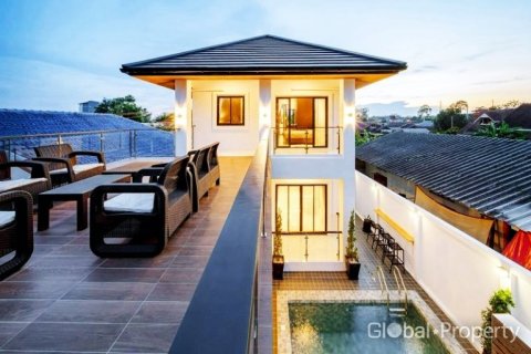 Casa de 3 dormitorios en Pattaya, Tailandia № 124181 - foto 6