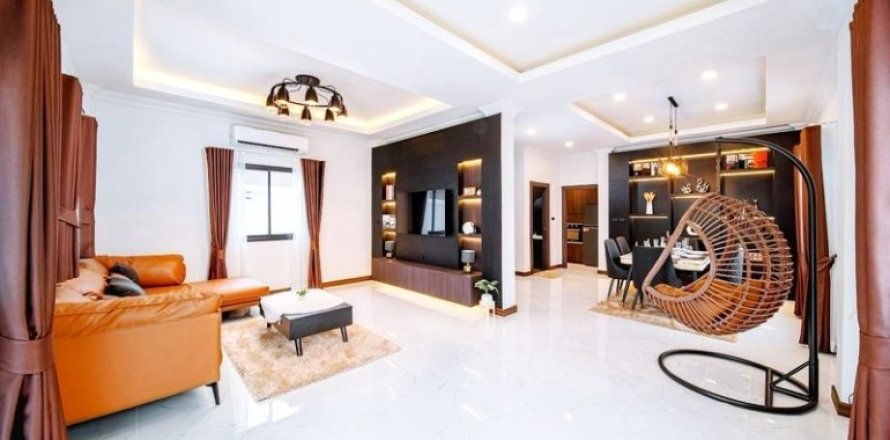 Casa de 3 dormitorios en Pattaya, Tailandia № 124181