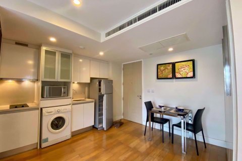 Condominio de 2 dormitorios en Bang Rak, Bangkok, Tailandia № 85032 - foto 5
