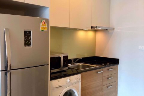 Condominio de 1 dormitorio en Ratchathewi, Bangkok, Tailandia № 85034 - foto 4