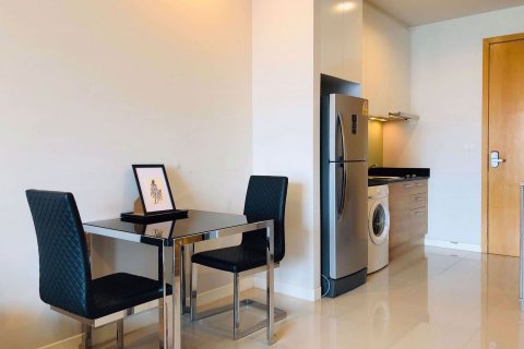 Condominio de 1 dormitorio en Ratchathewi, Bangkok, Tailandia № 85034 - foto 3