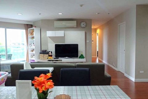 Condominio de 3 dormitorios en Bangkok, Tailandia en Belle Grand Rama 9  № 77524