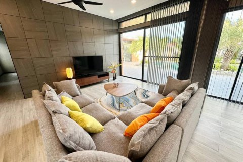 Chalet de 4 dormitorios en Phuket, Tailandia № 133016 - foto 5