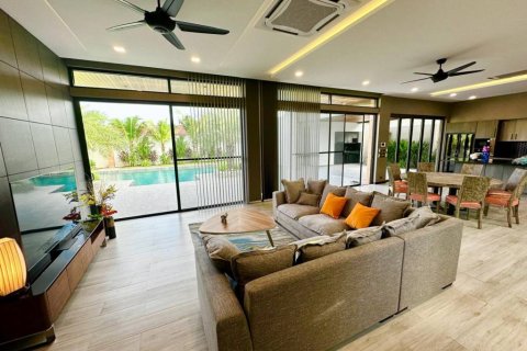 Chalet de 4 dormitorios en Phuket, Tailandia № 133016 - foto 7