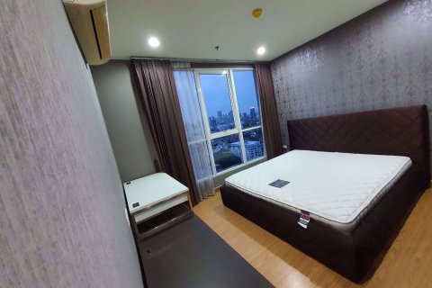 Condominio de 2 dormitorios en Yan Nawa, Bangkok, Tailandia № 76541 - foto 3
