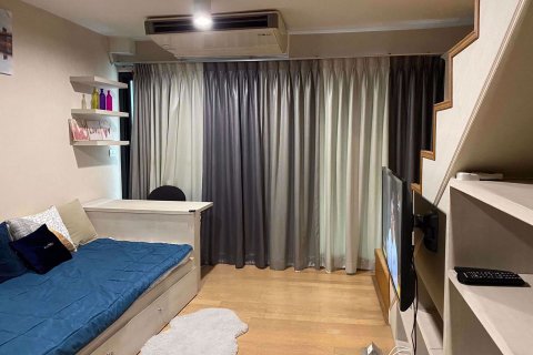 Dúplex de 1 dormitorio en Watthana, Bangkok, Tailandia № 76540 - foto 4