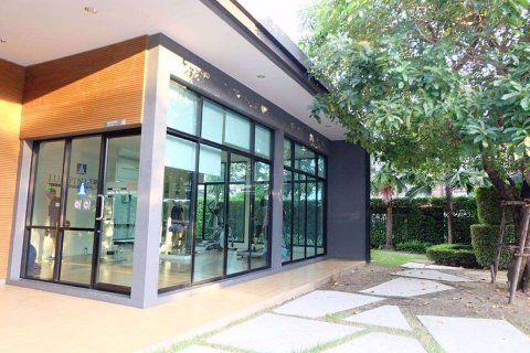 Casa de 3 dormitorios en Phra Khanong, Bangkok, Tailandia № 76556 - foto 8