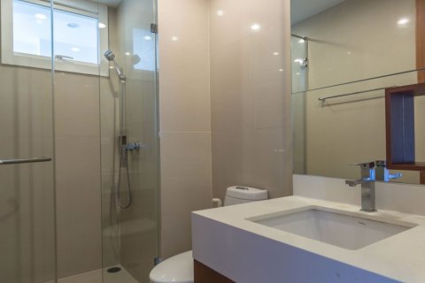 Кондоминиум с 2 спальнями в Ваттхане, Бангкок, Таиланд № 76555 - фото 9