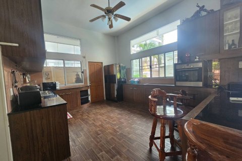 House in Pattaya, Thailand 5 bedrooms № 125057 - photo 12
