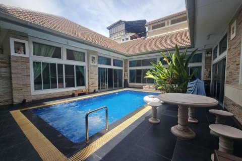 Haus in Pattaya, Thailand 5 Schlafzimmer № 125057