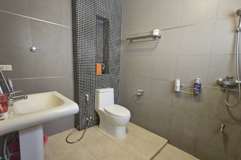 House in Pattaya, Thailand 5 bedrooms № 125057 - photo 15