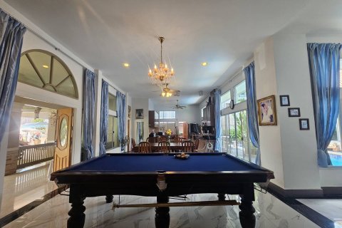 House in Pattaya, Thailand 5 bedrooms № 125057 - photo 10