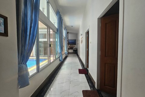 House in Pattaya, Thailand 5 bedrooms № 125057 - photo 13