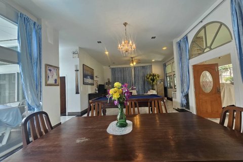 House in Pattaya, Thailand 5 bedrooms № 125057 - photo 11