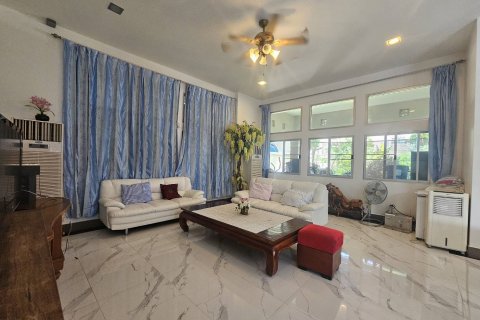 House in Pattaya, Thailand 5 bedrooms № 125057 - photo 7