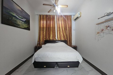 House in Pattaya, Thailand 5 bedrooms № 125057 - photo 27