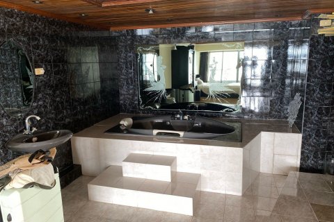 Condominio de 2 dormitorios en Pattaya, Tailandia № 125062 - foto 10