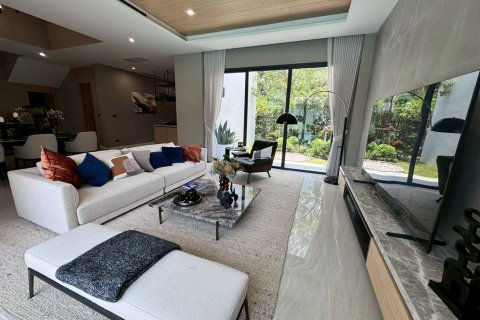 Casa de 4 dormitorios en Pattaya, Tailandia № 125059 - foto 19