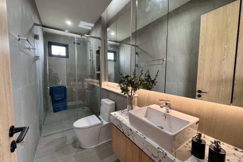Casa de 4 dormitorios en Pattaya, Tailandia № 125059 - foto 5