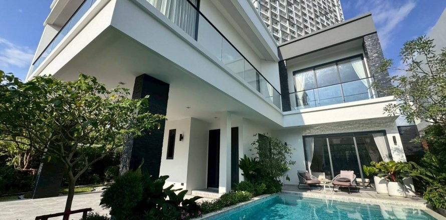 Casa de 4 dormitorios en Pattaya, Tailandia № 125059