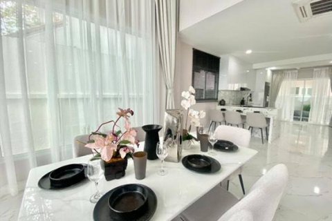 Haus in Pattaya, Thailand 4 Schlafzimmer № 125060 - Foto 6
