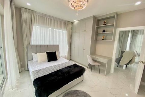 Haus in Pattaya, Thailand 4 Schlafzimmer № 125060 - Foto 17