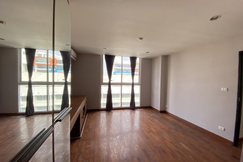 Condominio de 4 dormitorios en Watthana, Bangkok, Tailandia № 132273 - foto 22