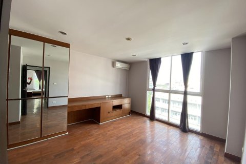 Condominio de 4 dormitorios en Watthana, Bangkok, Tailandia № 132273 - foto 26