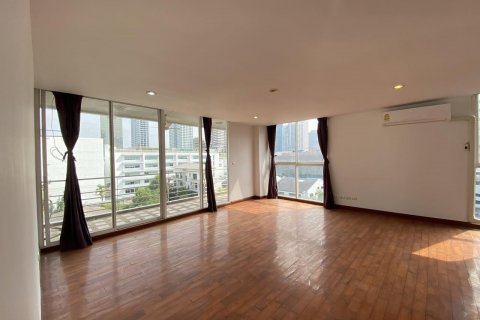 Condo in Watthana, Bangkok, Thailand, 4 bedrooms № 132273