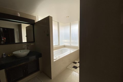 Condominio de 4 dormitorios en Watthana, Bangkok, Tailandia № 132273 - foto 21