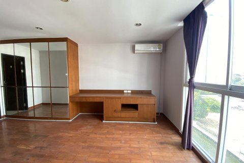 Condominio de 4 dormitorios en Watthana, Bangkok, Tailandia № 132273 - foto 5