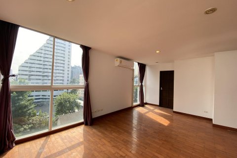 Condominio de 4 dormitorios en Watthana, Bangkok, Tailandia № 132273 - foto 6