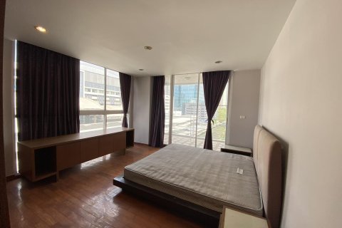 Condominio de 4 dormitorios en Watthana, Bangkok, Tailandia № 132273 - foto 2