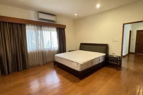 คอนโดมิเนียมในวัฒนา, กรุงเทพฯ, ประเทศไทย, 3 ห้องนอน № 132274 - รูปถ่าย 25