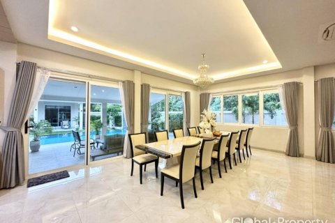 Casa de 6 dormitorios en Pattaya, Tailandia № 100804 - foto 8