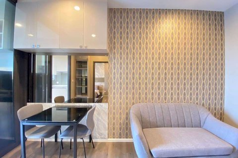Condominio de 1 dormitorio en Phra Khanong, Bangkok, Tailandia № 102965 - foto 2